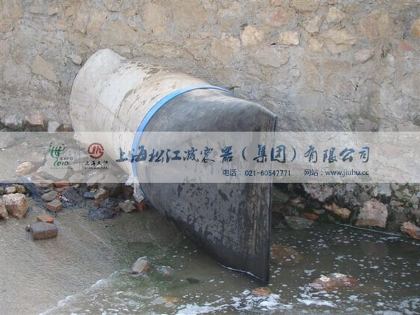 DN900�����y����ʽ���zֹ���y���b�ںӵ����۹ܵ���