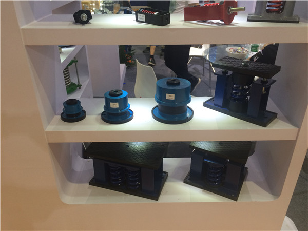 橡膠接頭廠家參加上海國際泵管閥展覽會現(xiàn)場