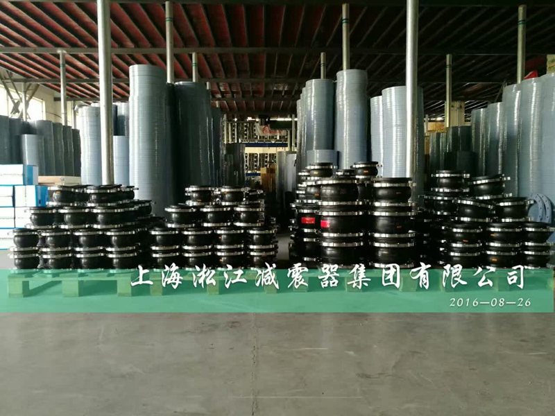 【實拍】304+EPDM=304法蘭EPDM橡膠接頭“大批發(fā)貨”