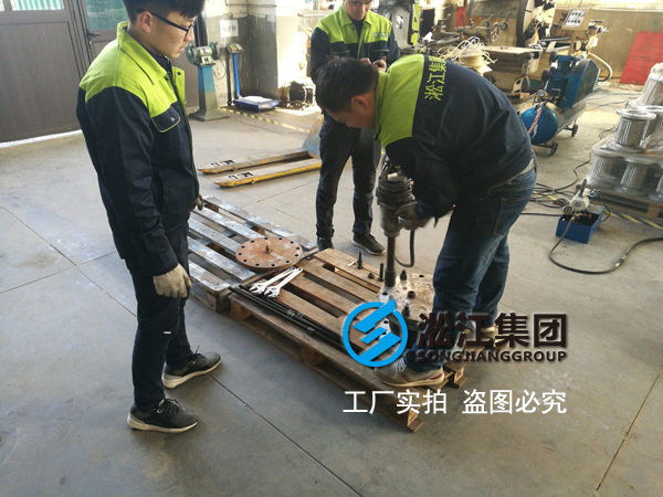 新年新開始 產(chǎn)品質(zhì)量第一為重要 DN250橡膠接頭壓力檢測(cè)培訓(xùn) 新年新開始 產(chǎn)品質(zhì)量第一為重要 DN250橡膠接頭壓力檢測(cè)培訓(xùn)