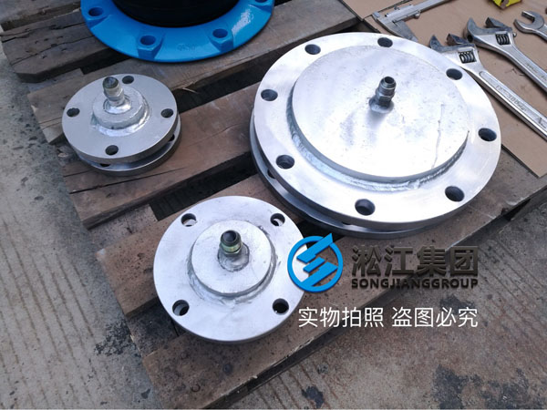 新型橡膠接頭生產(chǎn)出來后的第一件事就是壓力檢測 新型橡膠接頭生產(chǎn)出來后的第一件事就是壓力檢測