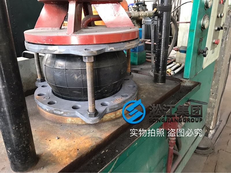DN250橡膠接頭球墨法蘭強度檢測現場