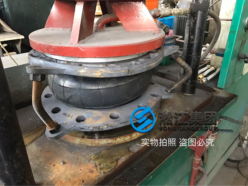 DN250橡膠接頭球墨法蘭強度檢測現場