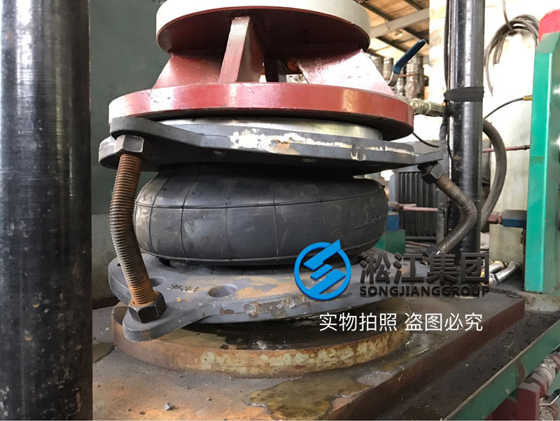 DN250橡膠接頭球墨法蘭強度檢測現場