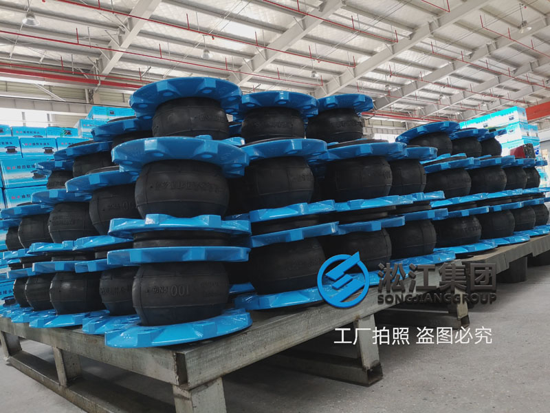 一款擁有專利的球墨法蘭橡膠接頭