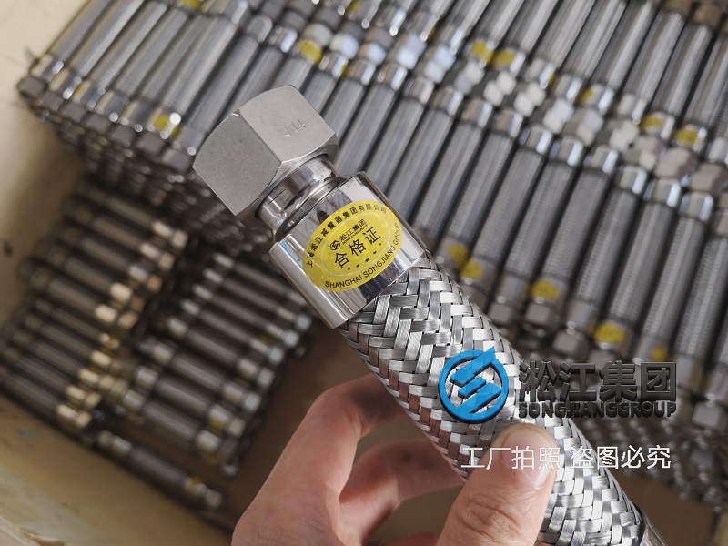 空調(diào)軟管發(fā)貨現(xiàn)場“小軟管大作用” 空調(diào)軟管發(fā)貨現(xiàn)場“小軟管大作用”