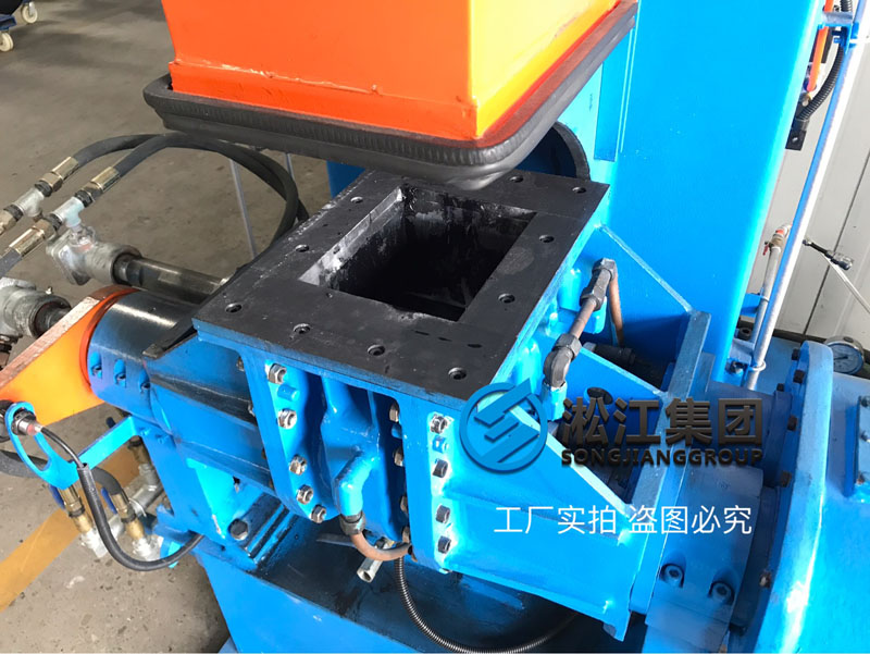 為了把控橡膠接頭膠料穩定性實驗室新增一臺三升密煉機