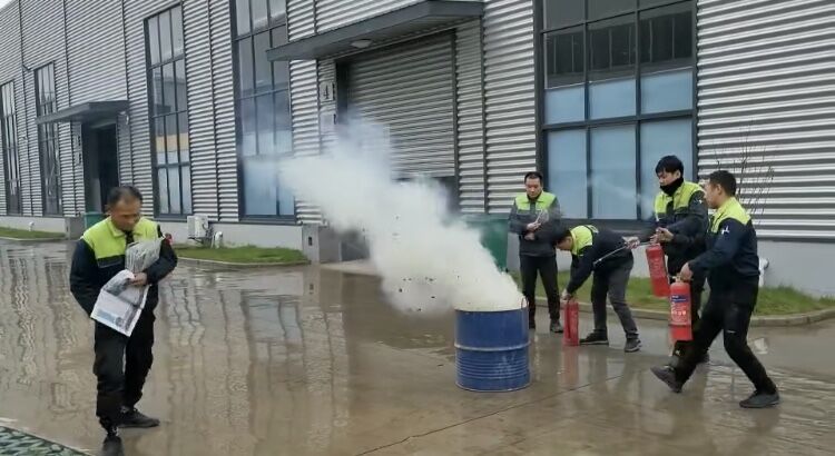 加強消防知識學習消防演習訓練”確保安全工作”