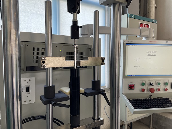 進一步提高減震器品質 檢測中心又添一臺檢測設備