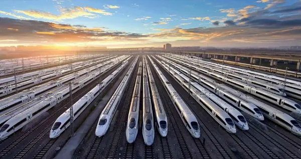 中國被德國嘲笑50年 萬噸擠壓機終于突破了！